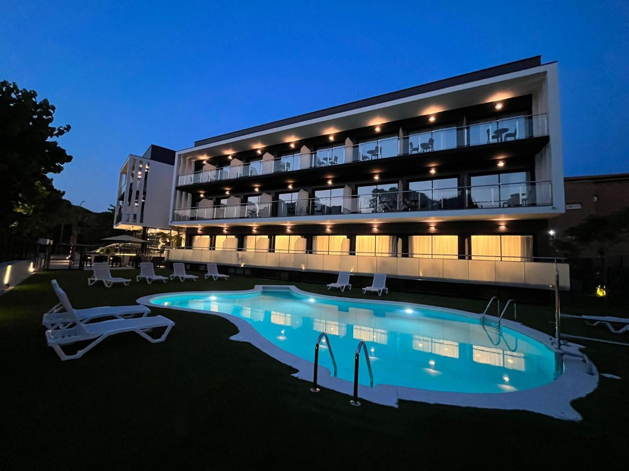 Hotel C31 Castelldefels Exterior photo